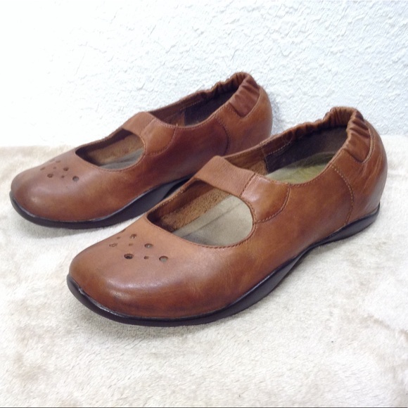 dansko comfort shoes